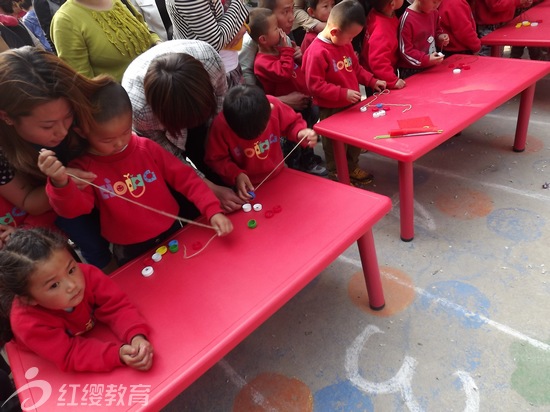 河南臺前紅纓第一幼兒園舉辦親子運(yùn)動會
