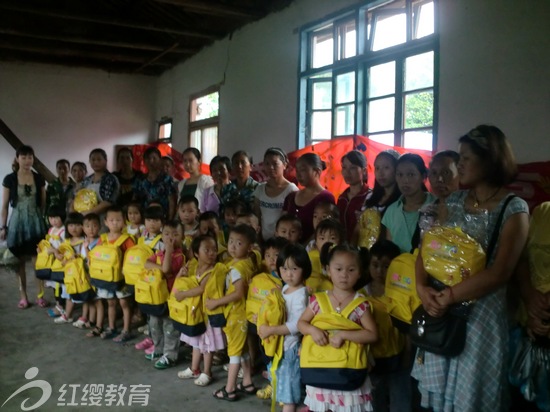 北京紅纓直營(yíng)園百旺園舉辦愛心捐贈(zèng)活動(dòng)