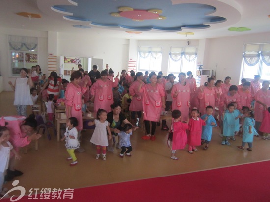 山東濰坊紅纓皇家國(guó)際幼稚園舉辦中秋慶?；顒?dòng)