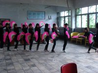 中秋節(jié)馬玉林幼兒園到敬老院慰問。