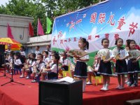 古時(shí)候老學(xué)者，拿著扇子捋著胡子，呵呵...