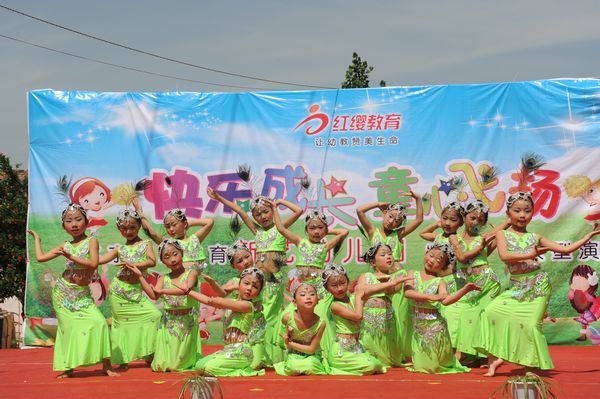“快樂(lè)成長(zhǎng)、童心飛揚(yáng)”——徐州市新藝幼兒園慶六一