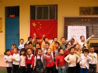 通過(guò)一系列的趣味教育活動(dòng)不僅培養(yǎng)了幼兒熱愛祖國(guó)媽媽的情感，增強(qiáng)幼兒作為中國(guó)人的自豪感，同時(shí)加強(qiáng)家園共育，獲得家長(zhǎng)的認(rèn)同和贊揚(yáng)。