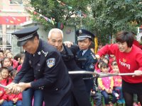 壞人來(lái)了，我們?cè)撛趺崔k呢？